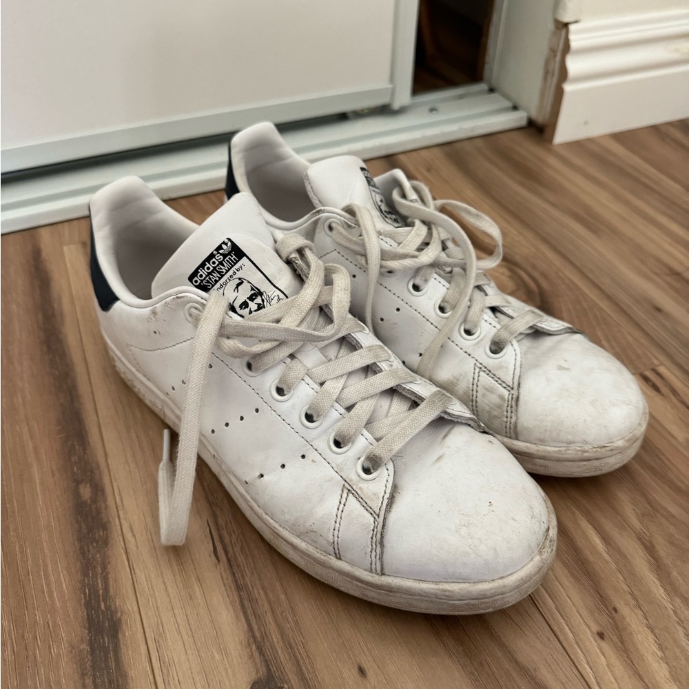 Women’s Adidas stansmith